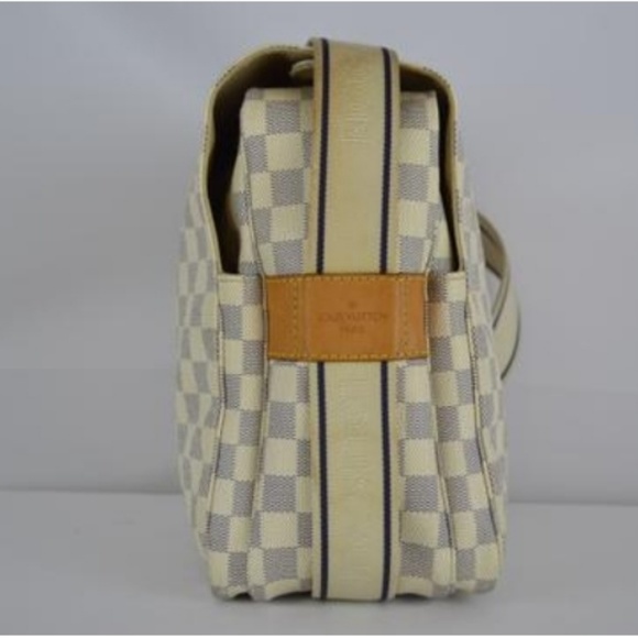 Louis Vuitton Messenger bag